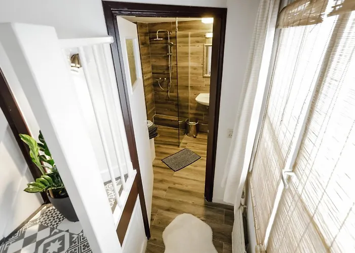 Aris بيت ضيافة 4*